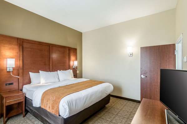 Suite - Comfort Suites Oklahoma City - I-40, Exit 145