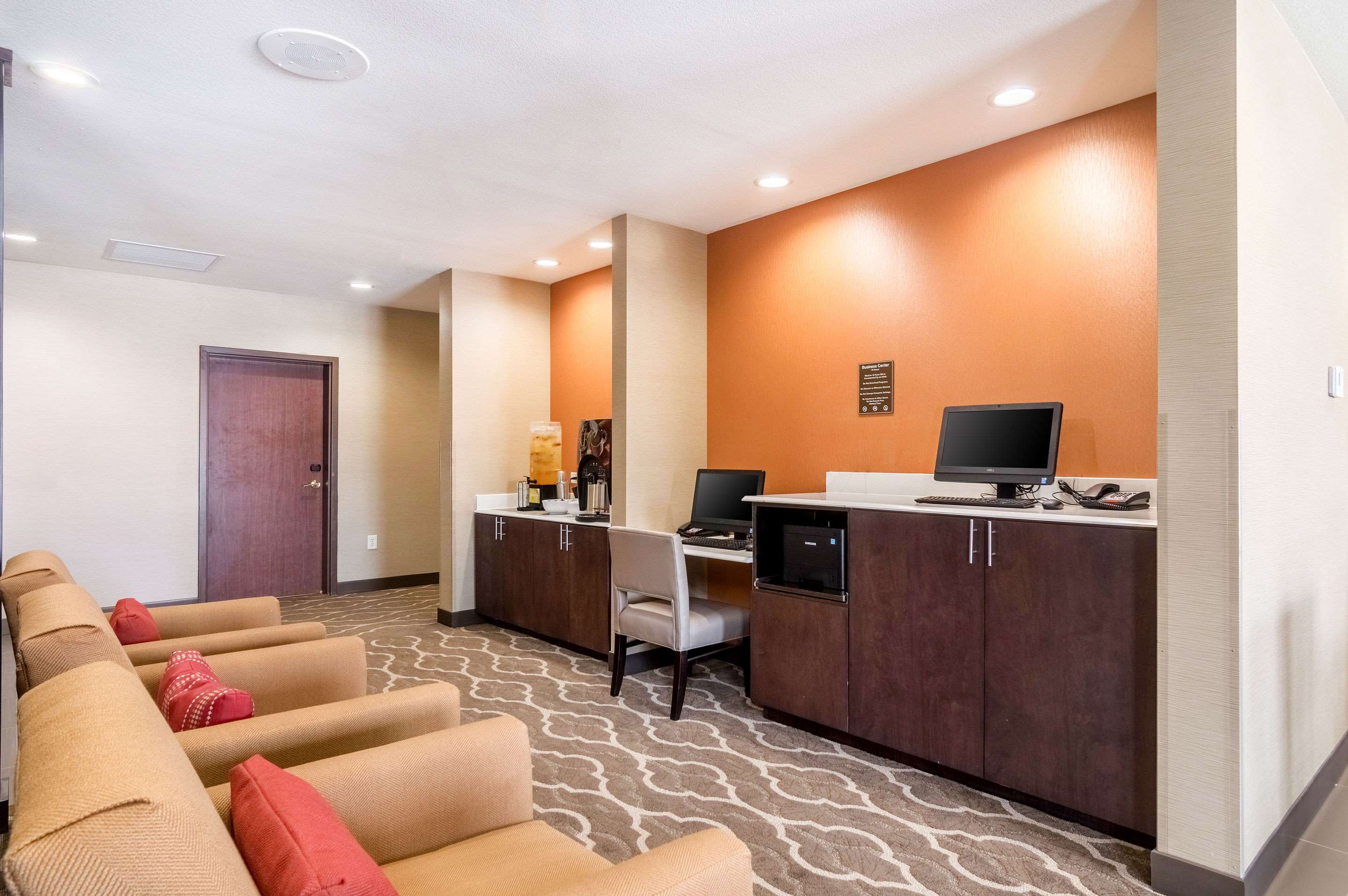 Business center | Comfort Suites Meridian and I-40