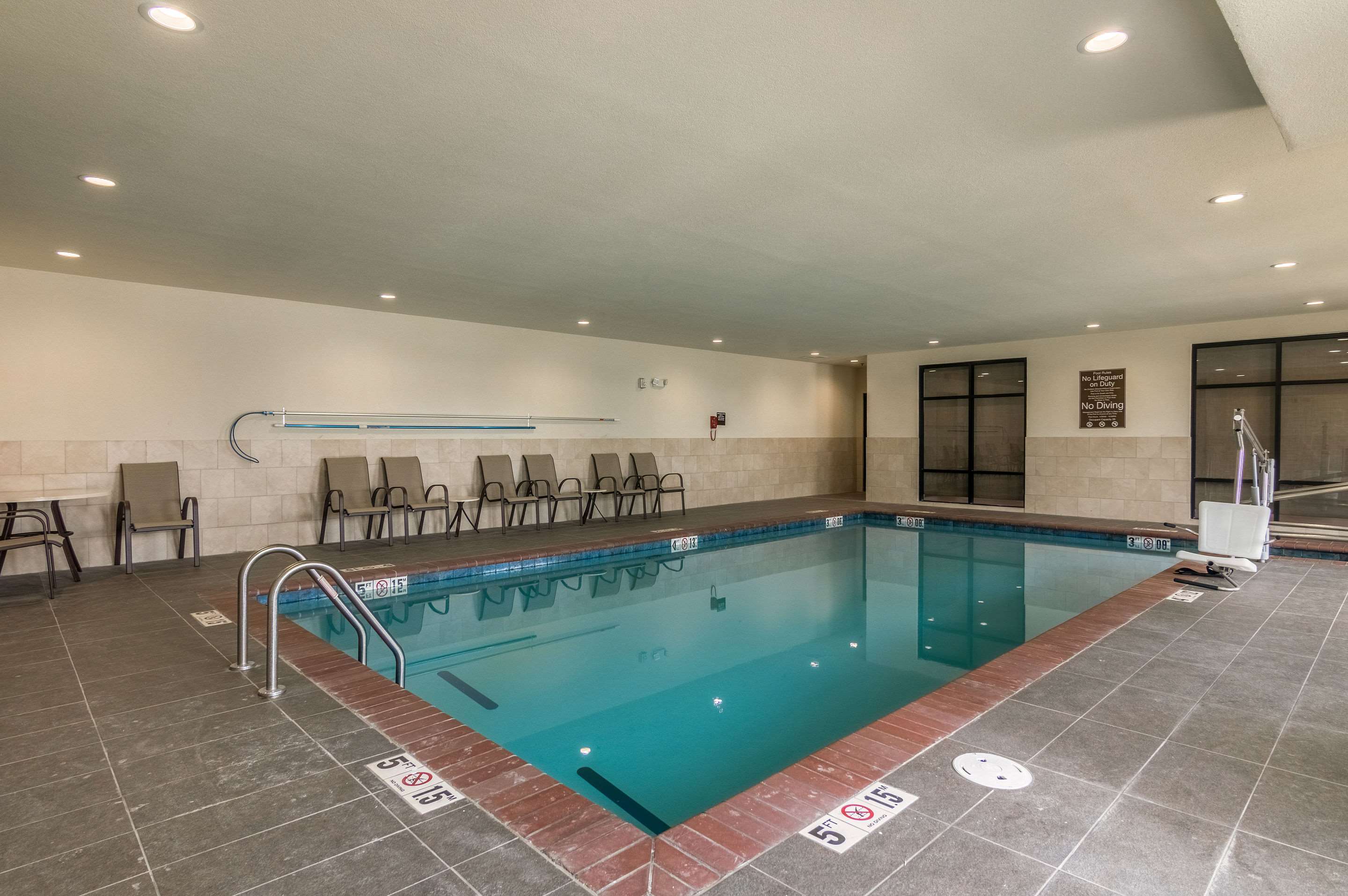 Indoor pool | Comfort Suites Meridian and I-40