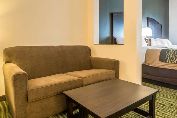 Suite - Comfort Inn & Suites Moore - I-35, Exit 118