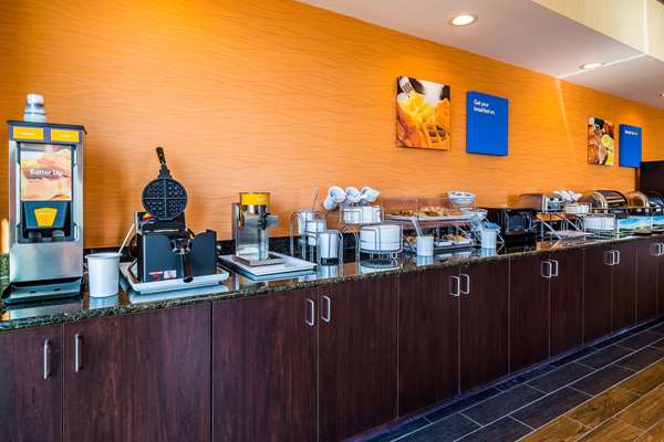 Amenities - Comfort Inn & Suites Moore - I-35, Exit 118