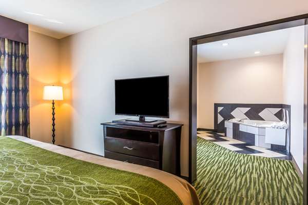 Suite - Comfort Inn & Suites Moore - I-35, Exit 118