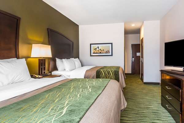  - Comfort Inn & Suites Moore - I-35, Exit 118