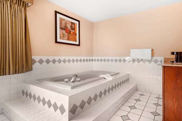  - Quality Inn & Suites Owasso