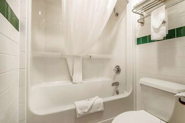  - Quality Inn & Suites Owasso