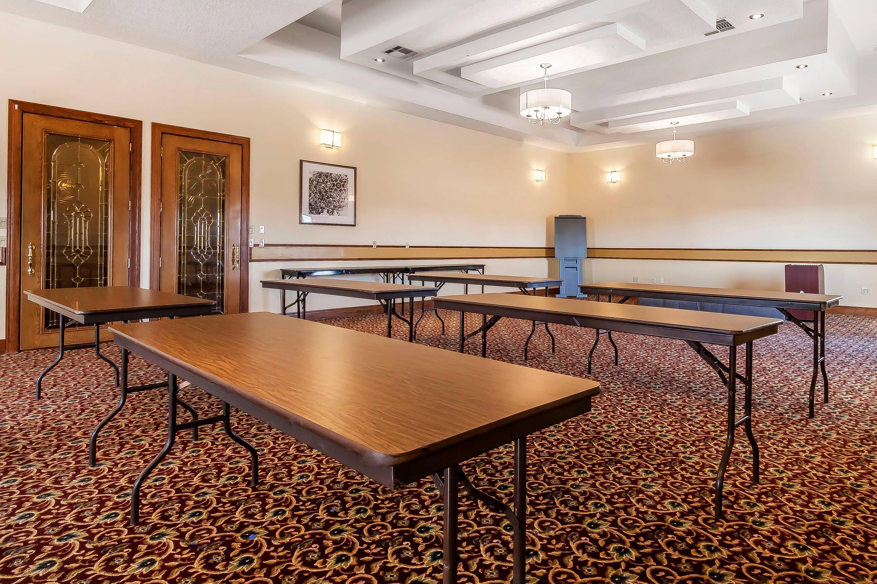 Large space for receptions, parties, anniversaries, and business meetings | Quality Inn & Suites Owasso US-169