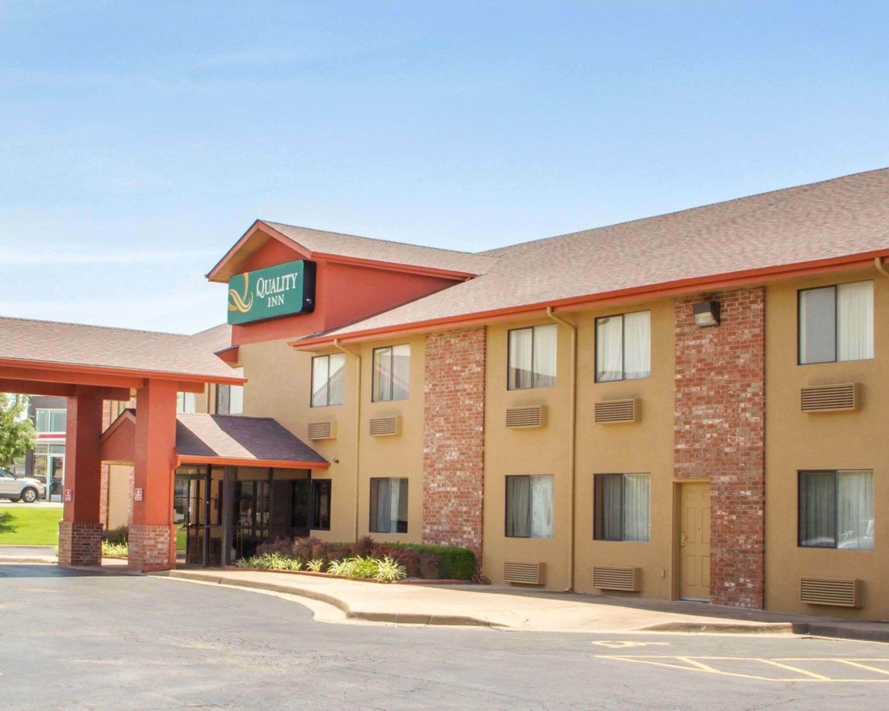 Hotel exterior | Quality Inn Broken Arrow - Tulsa