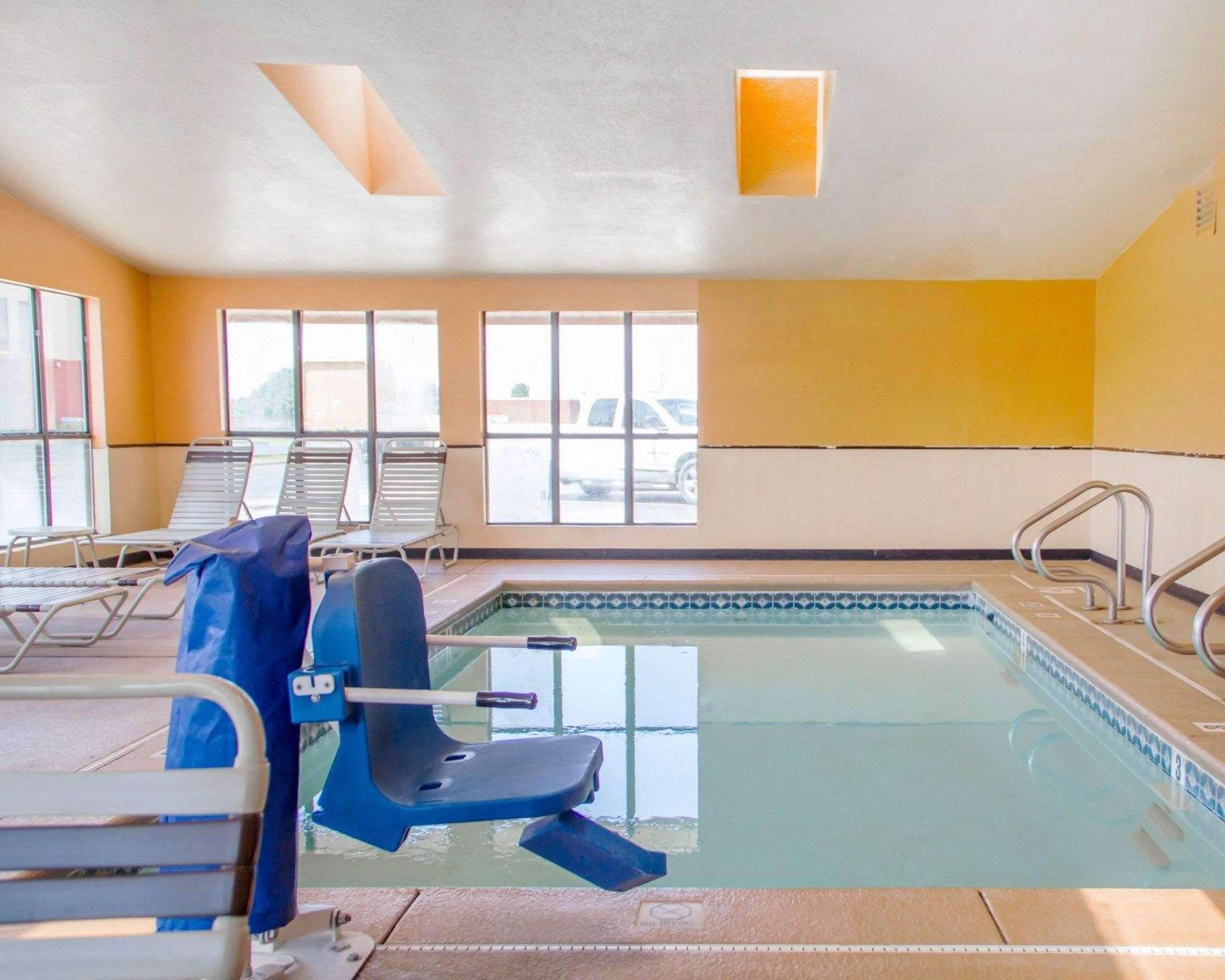 Indoor heated pool | Quality Inn Broken Arrow - Tulsa