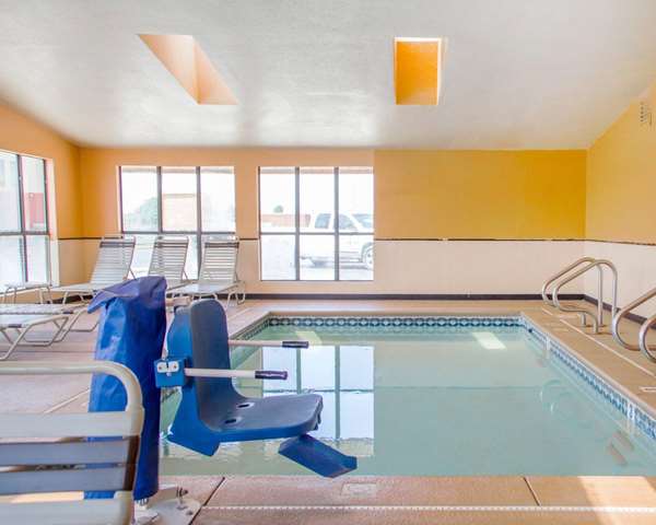 Pool - Quality Inn Broken Arrow