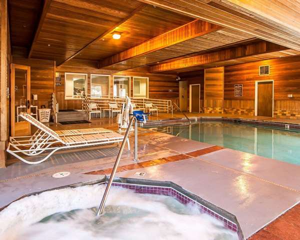 Pool - Comfort Suites Clackamas