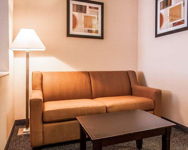 Suite - Comfort Suites Clackamas
