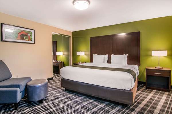 Suite - Quality Inn & Suites Albany - I-5, Exit 234