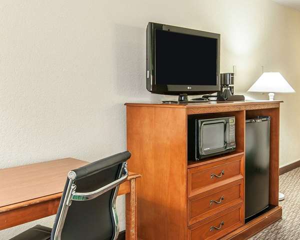  - Quality Inn Downtown Convention Center Portland - I-5, Exit 302A