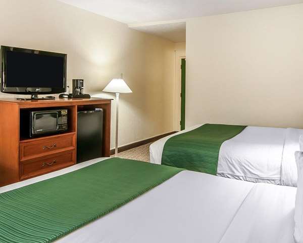  - Quality Inn Downtown Convention Center Portland - I-5, Exit 302A