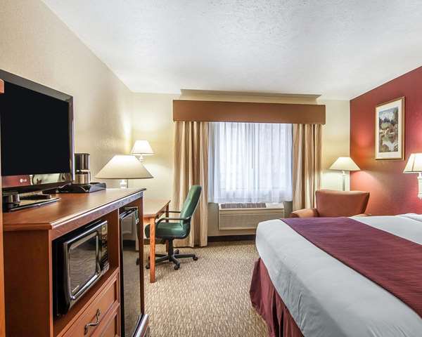  - Quality Inn Downtown Convention Center Portland - I-5, Exit 302A