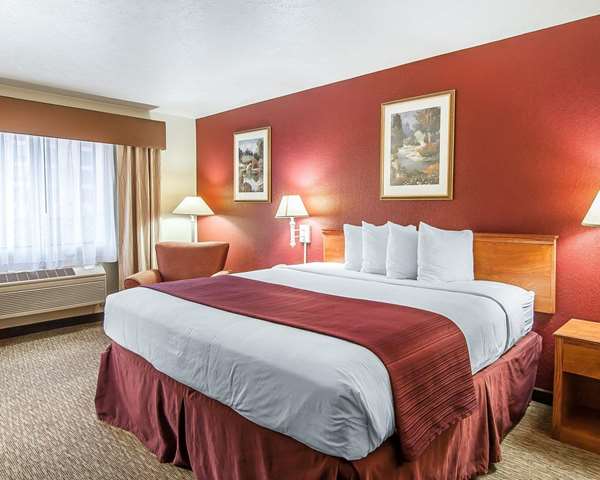 - Quality Inn Downtown Convention Center Portland - I-5, Exit 302A