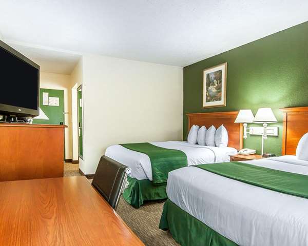  - Quality Inn Downtown Convention Center Portland - I-5, Exit 302A