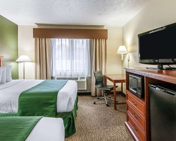  - Quality Inn Downtown Convention Center Portland - I-5, Exit 302A