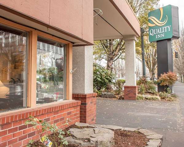 Exterior view - Quality Inn Downtown Convention Center Portland - I-5, Exit 302A