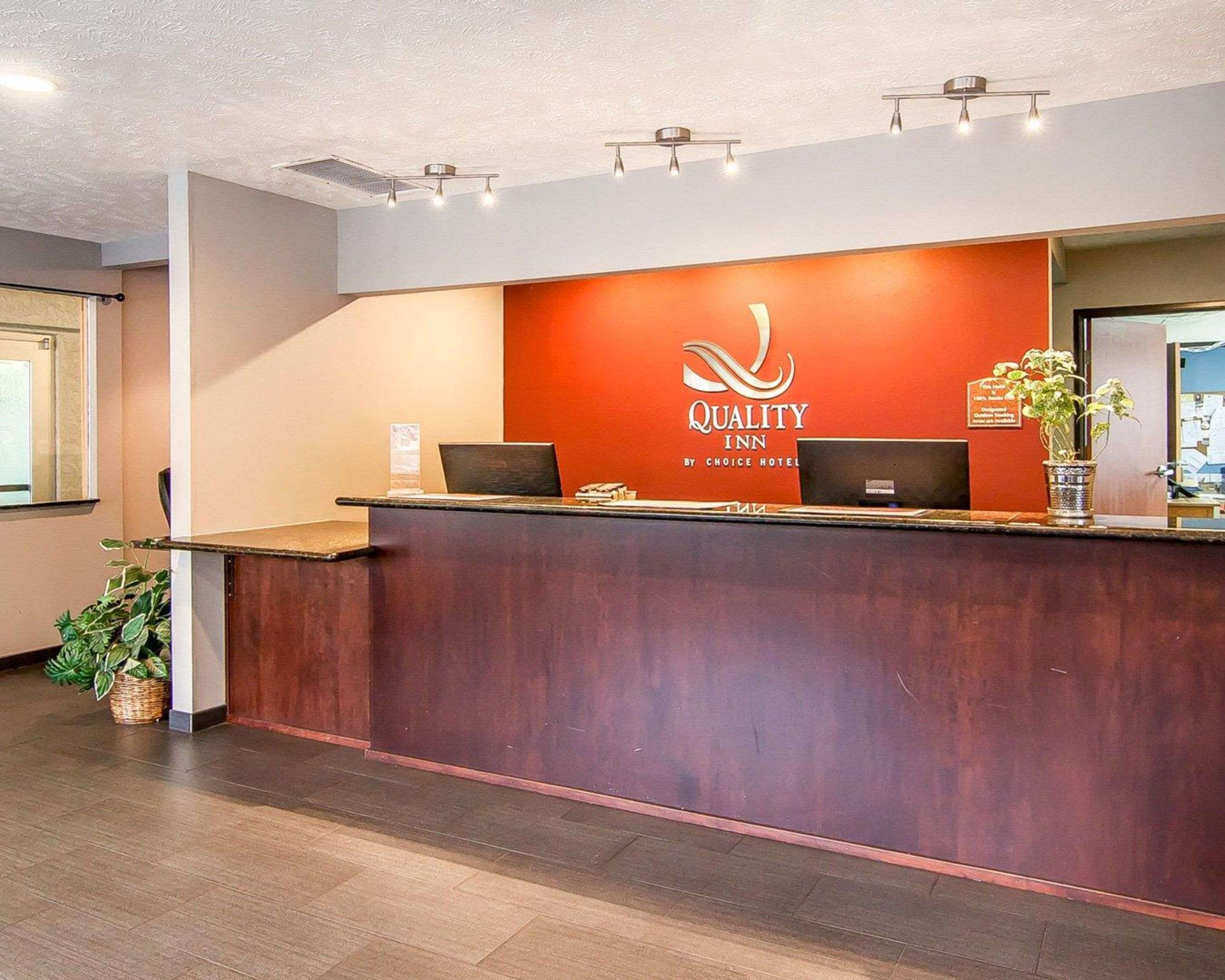 Hotel lobby | Quality Inn Downtown Convention Center Portland