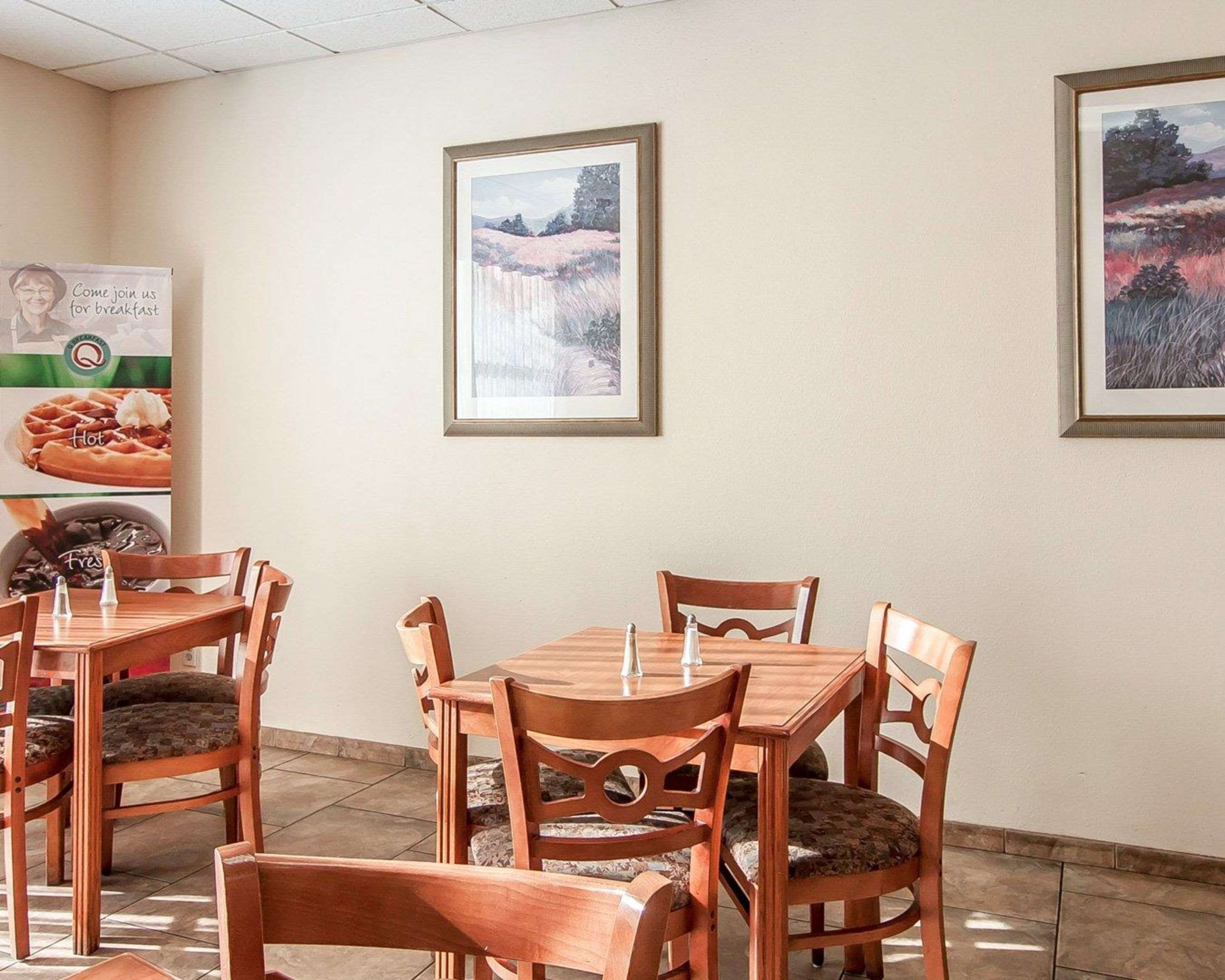 Enjoy breakfast in this seating area | Quality Inn Downtown Convention Center Portland