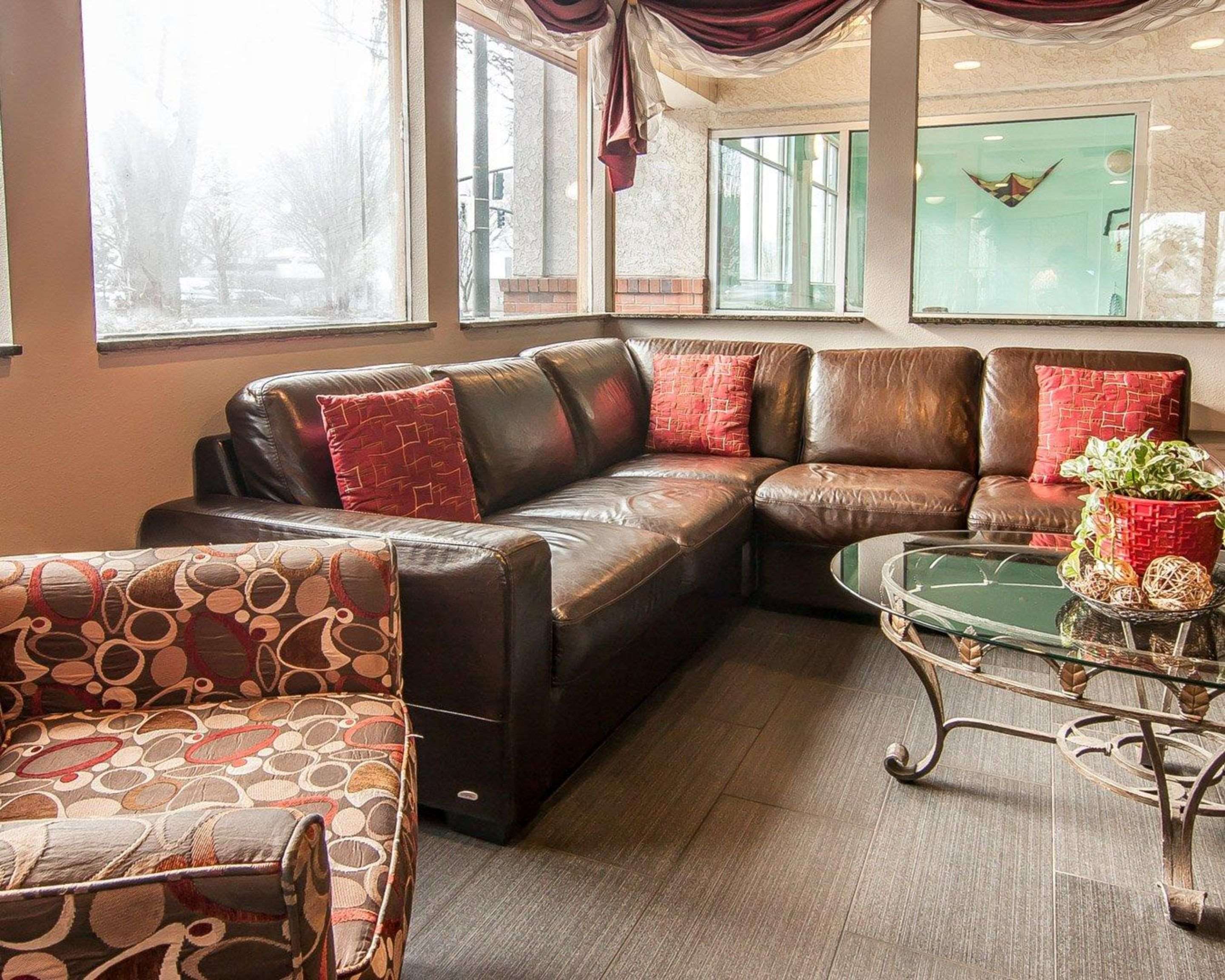 Beautifully decorated hotel | Quality Inn Downtown Convention Center Portland