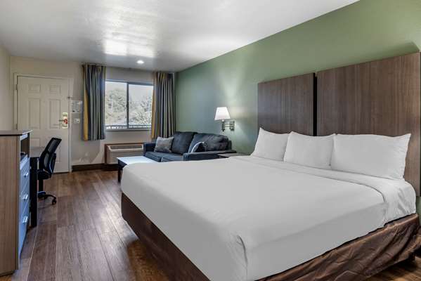 Suite - Econo Lodge Portland - I-205, Exit 23A