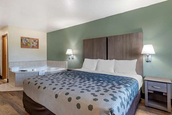 Suite - Econo Lodge Portland - I-205, Exit 23A
