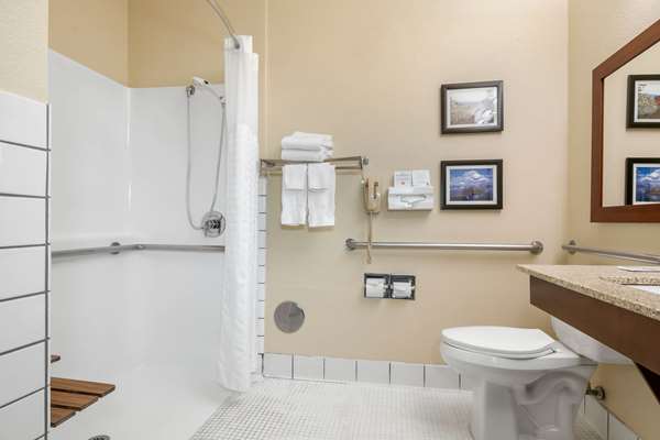  - Comfort Inn Medford - I-5, Exit 30