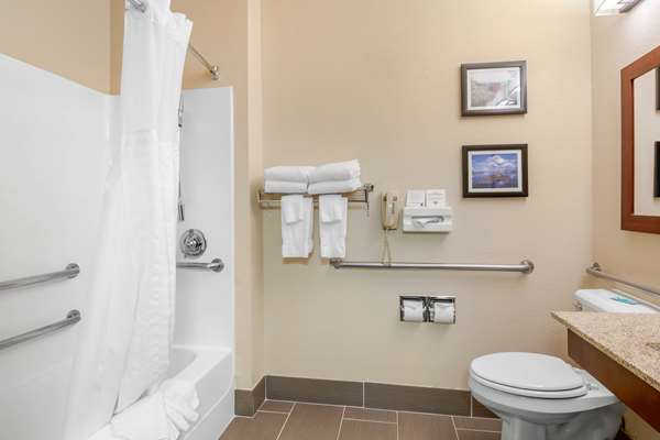  - Comfort Inn Medford - I-5, Exit 30