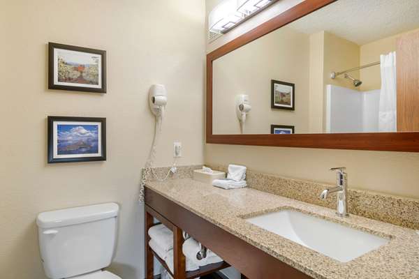  - Comfort Inn Medford - I-5, Exit 30