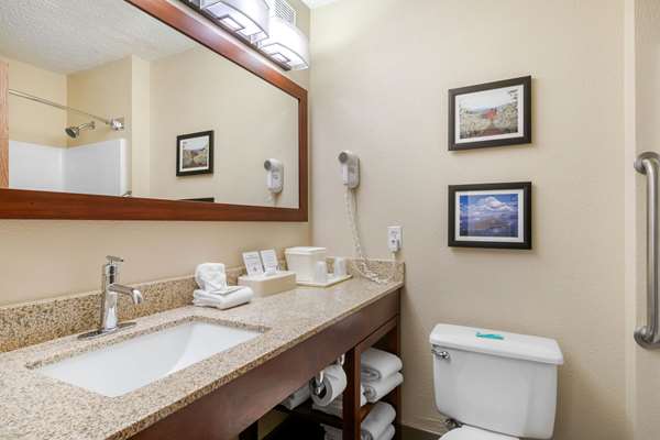  - Comfort Inn Medford - I-5, Exit 30