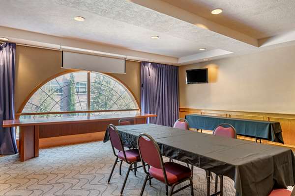  - Comfort Suites Salem - I-5, Exit 253