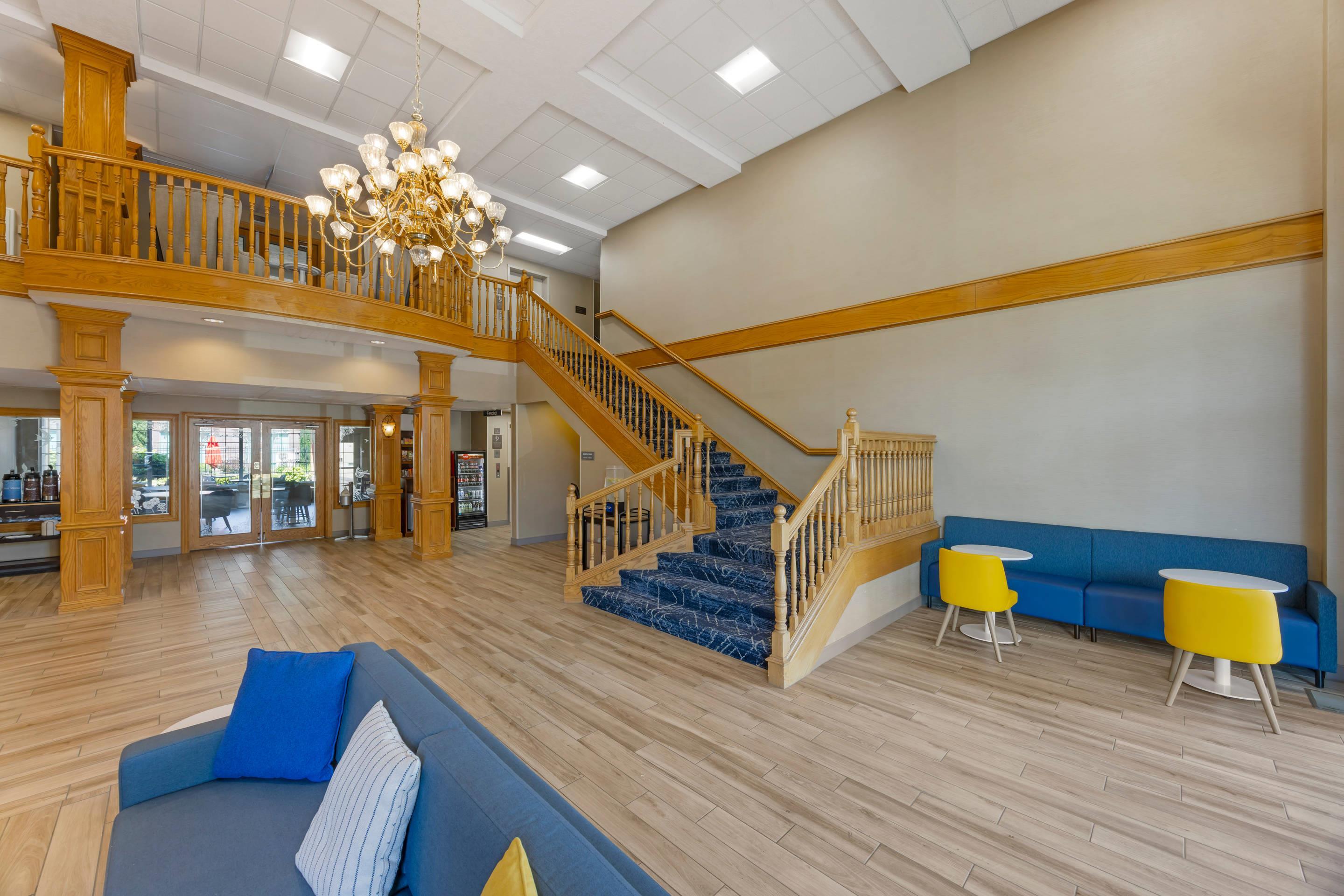 Hotel lobby | Comfort Suites