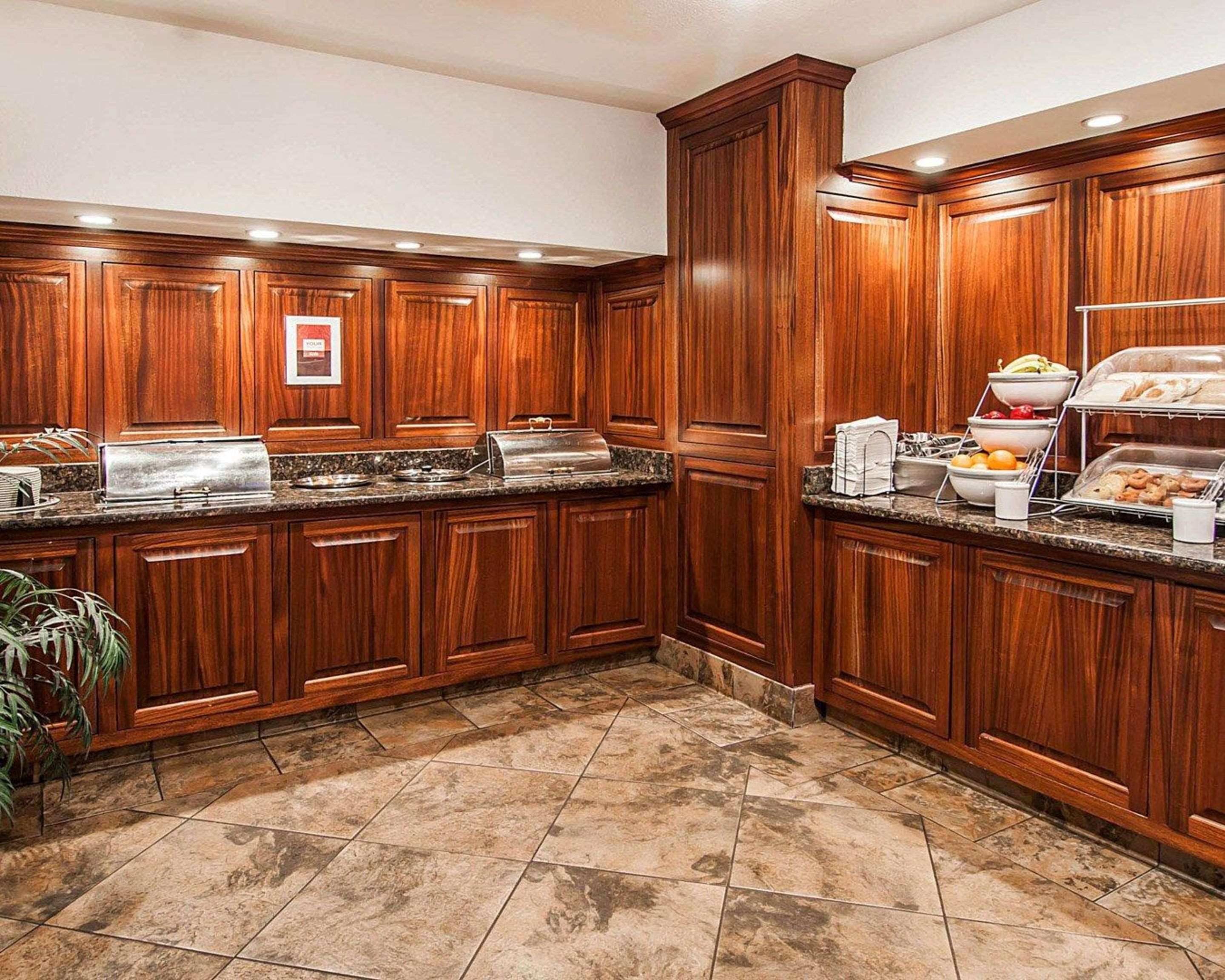 Breakfast counter
