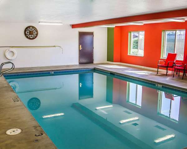 Pool - Sleep Inn & Suites Roseburg - I-5, Exit 127