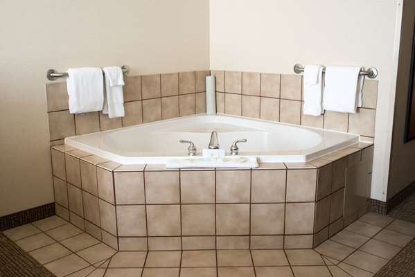 Suite - Comfort Suites Springfield - I-5, Exit 195