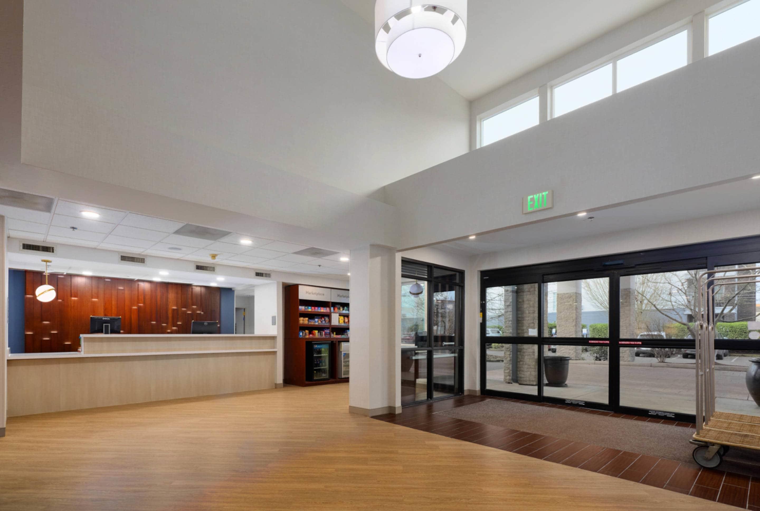 Hotel lobby | Comfort Suites Springfield RiverBend Medical