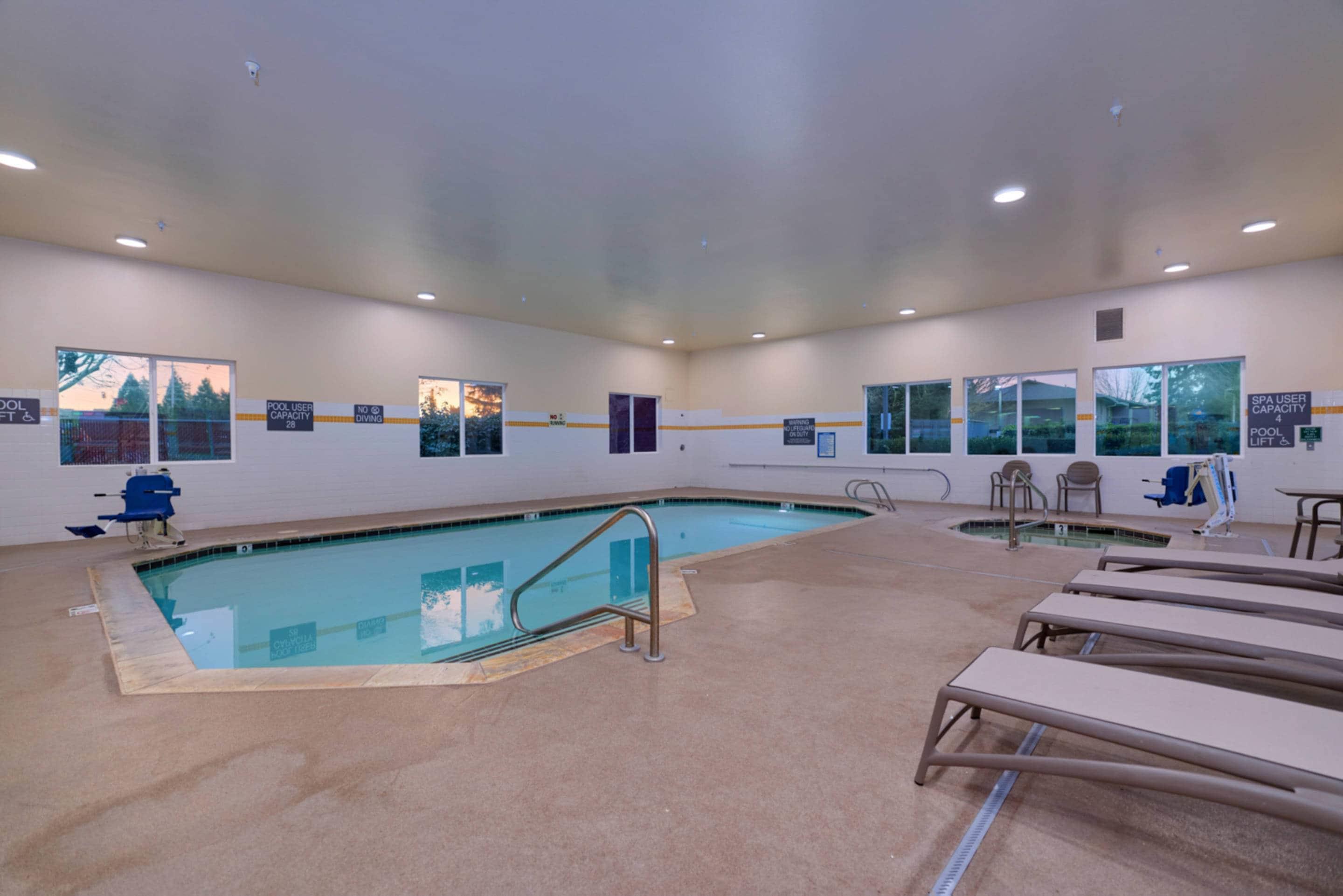 Indoor pool | Comfort Suites Springfield RiverBend Medical