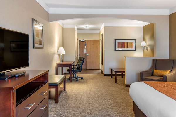 Suite - Comfort Suites Albany - I-5, Exit 234