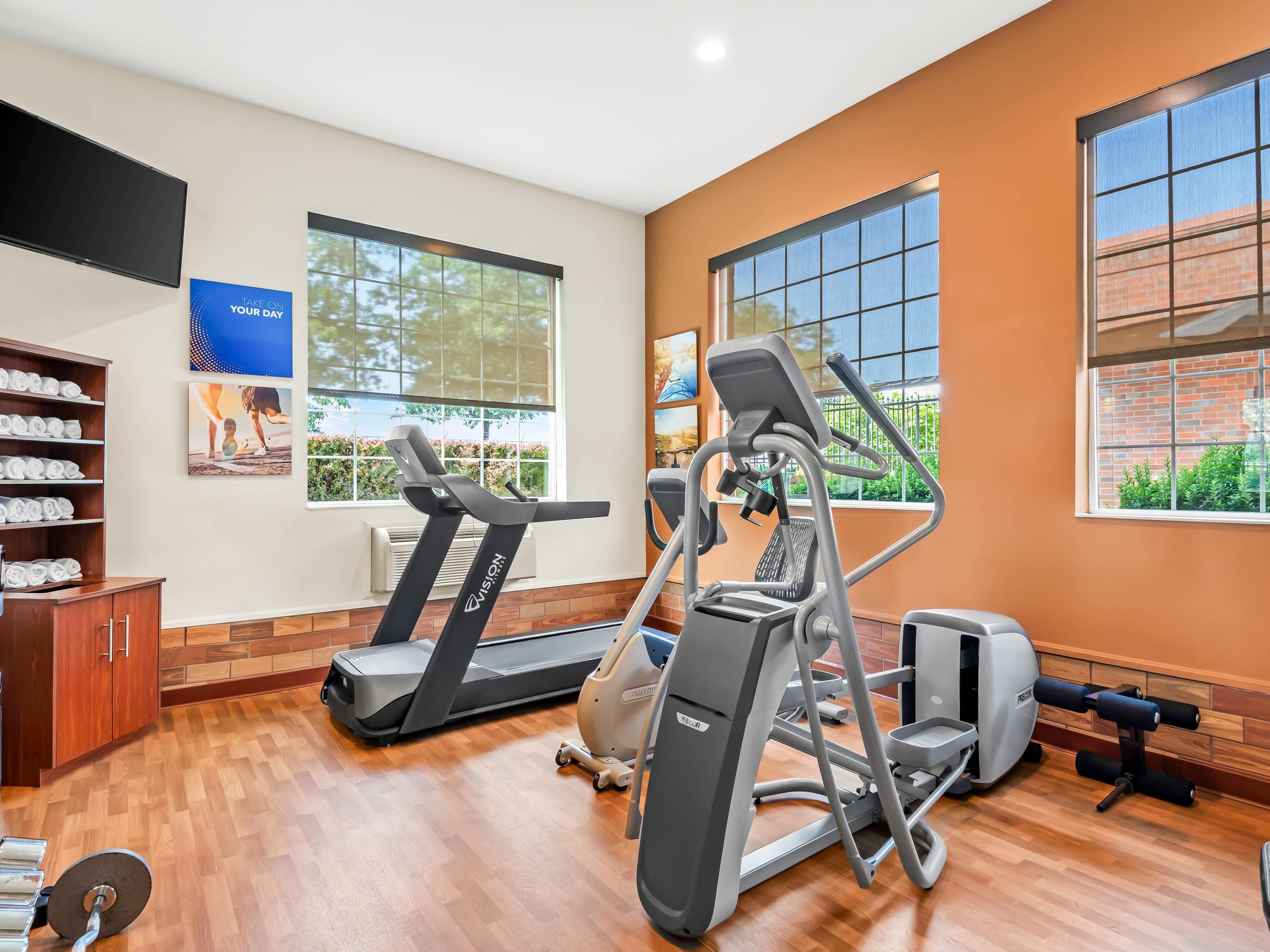 Fitness center | Comfort Suites Linn County Fairground and Expo