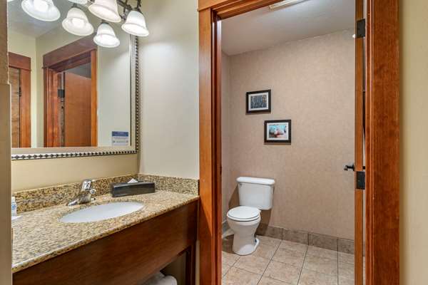  - Comfort Inn & Suites Lincoln City