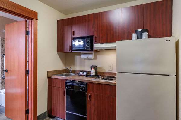  - Comfort Inn & Suites Lincoln City