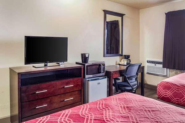  - Econo Lodge Newport