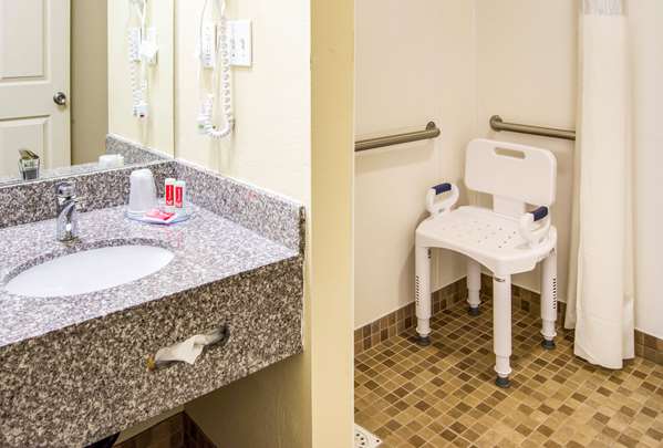  - Econo Lodge Newport