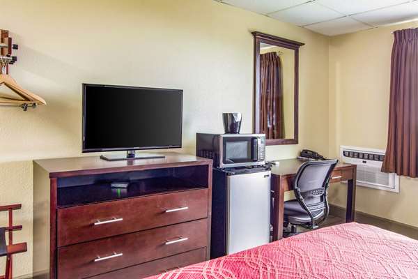  - Econo Lodge Newport