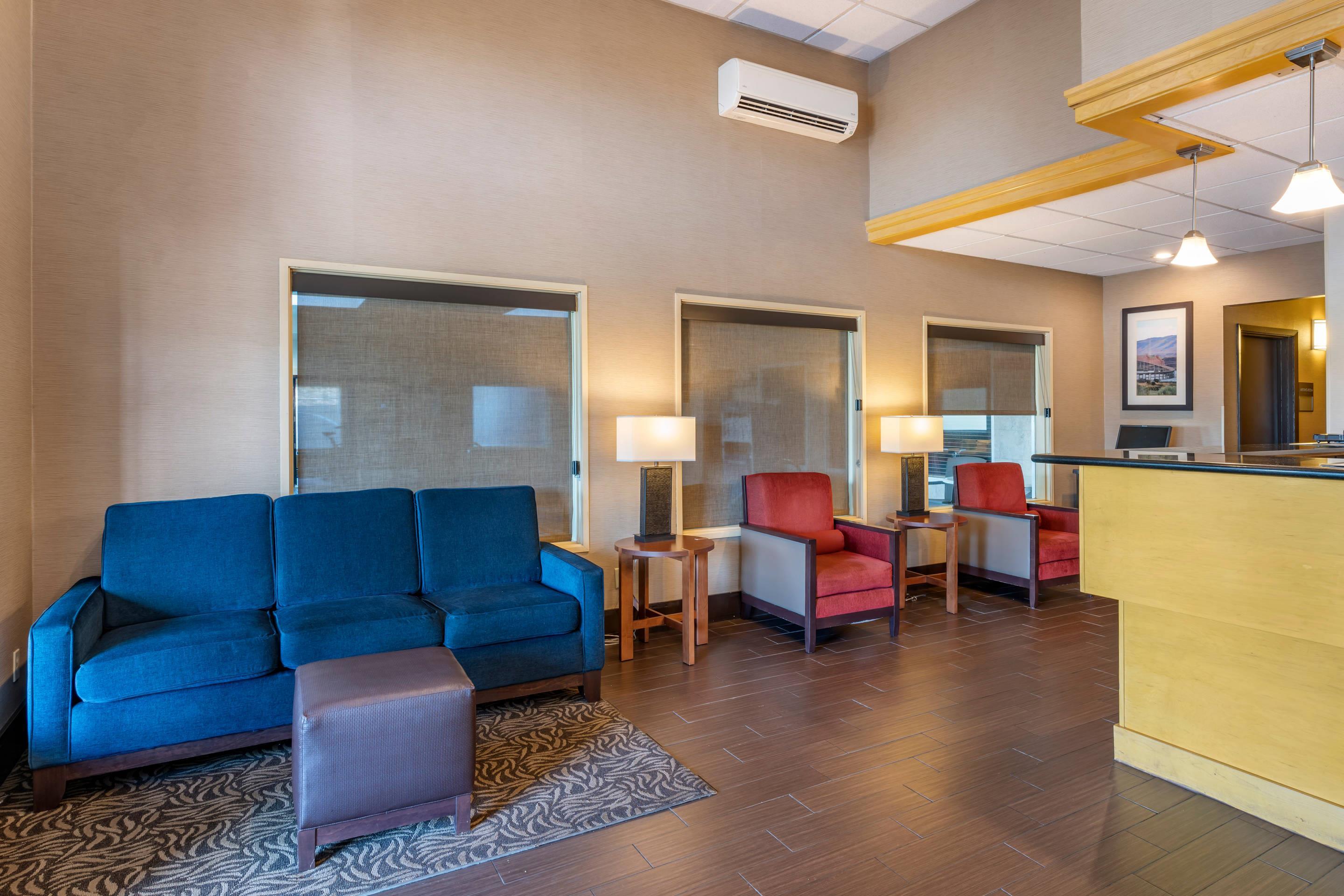 Hotel lobby | Comfort Inn Columbia Gorge