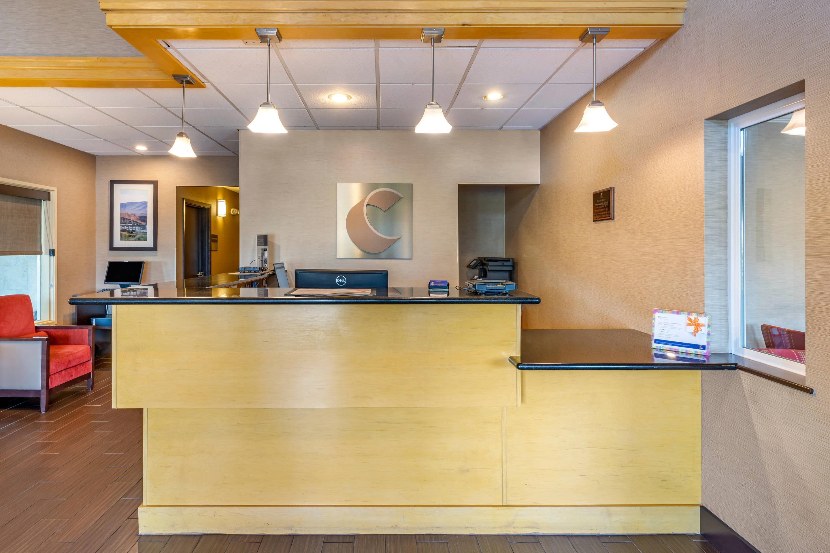 Hotel lobby | Comfort Inn Columbia Gorge