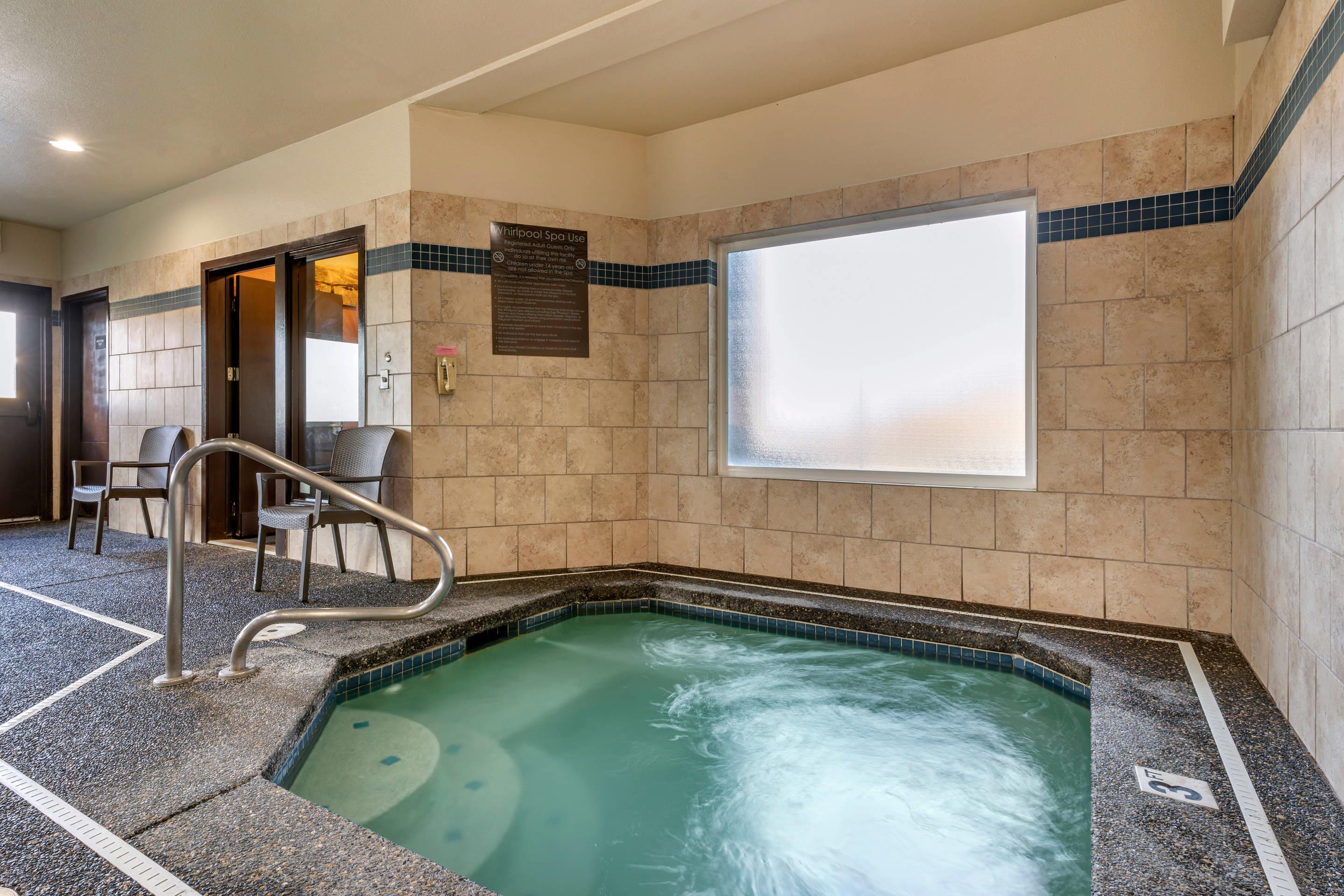 Indoor pool | Comfort Inn Columbia Gorge