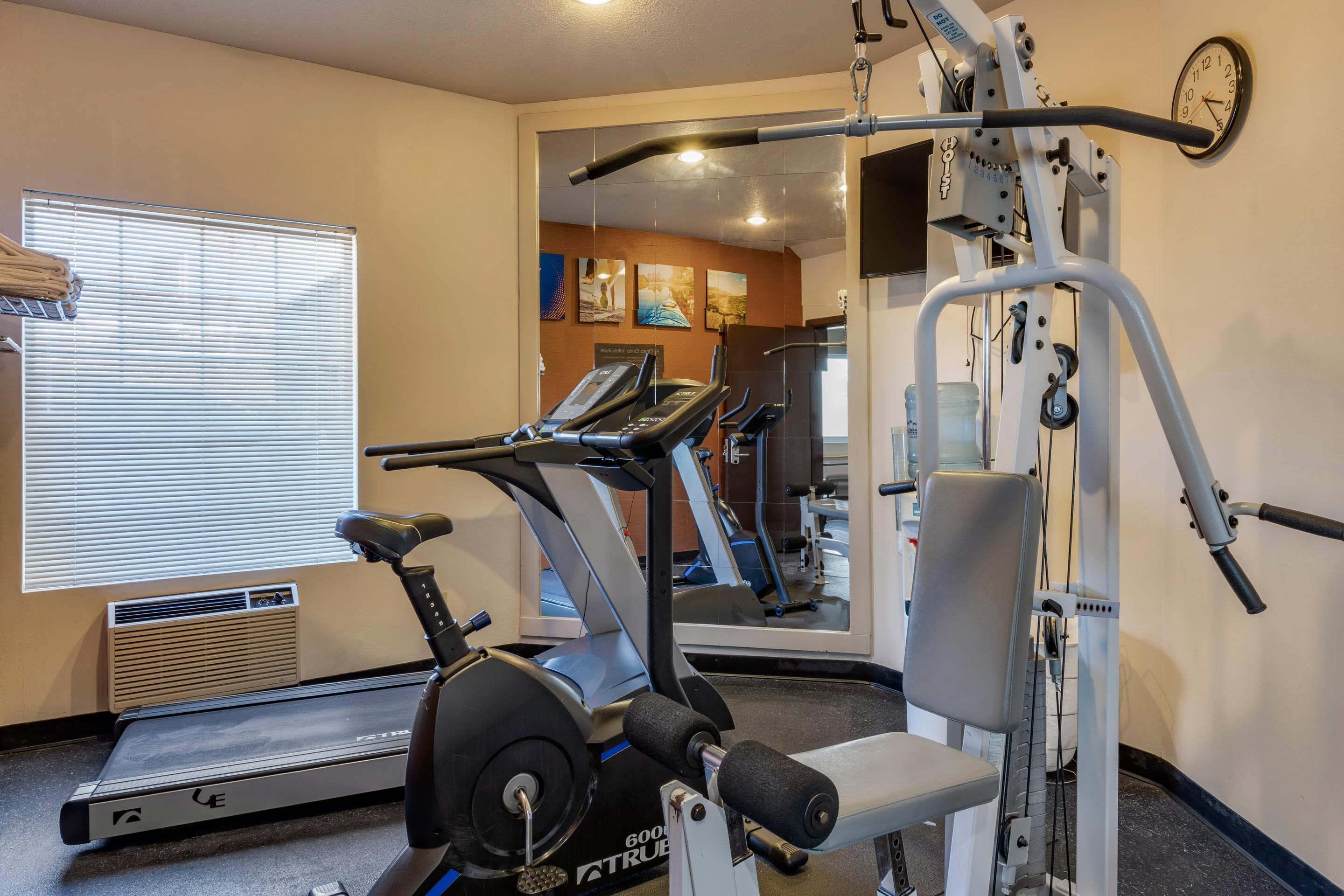 Fitness center | Comfort Inn Columbia Gorge